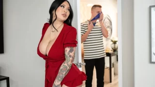 BrazzersExxtra – I need Privacy except in the Shower/ Connie Perignon