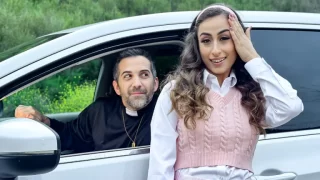 TeamSkeetLabs – Roadside Rescue 3/ Scarlett Page